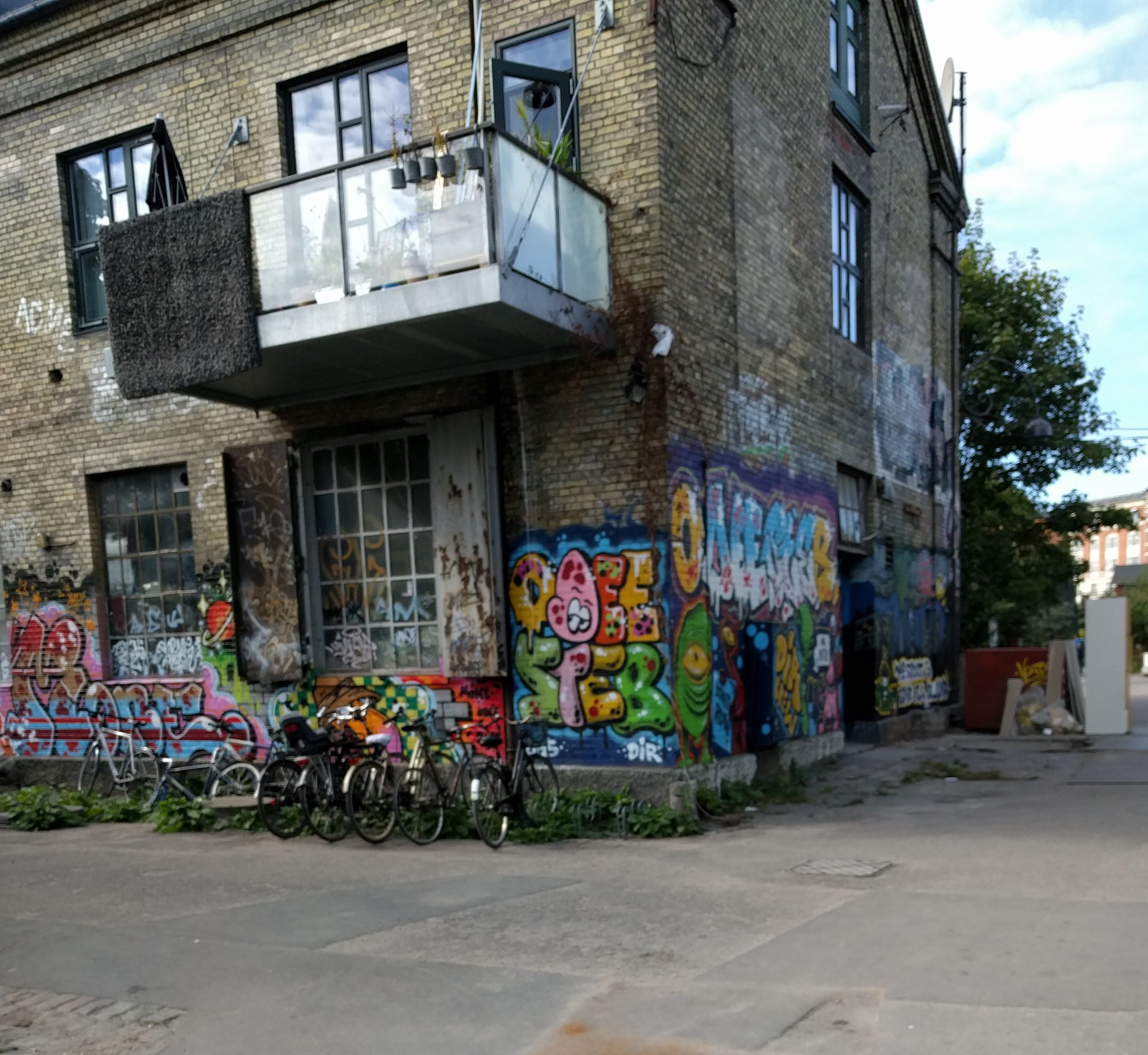 Grafitti er over alt i Christiania.